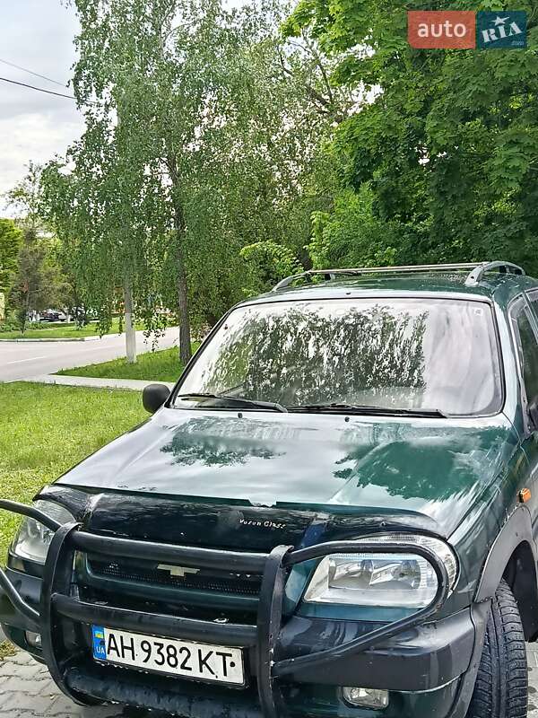 Chevrolet Niva (2003)