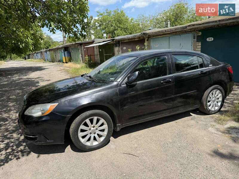 Chrysler 200 (2013)