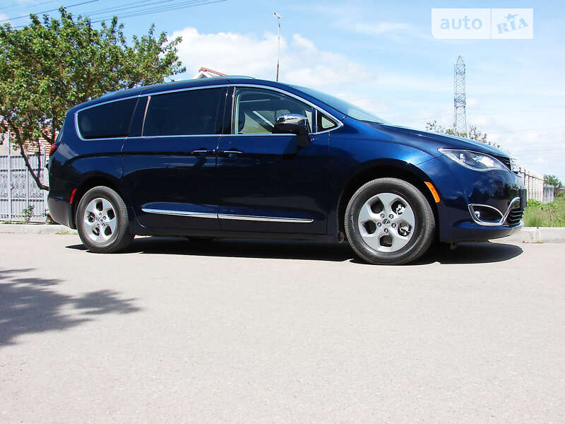 Chrysler Pacifica (2017)