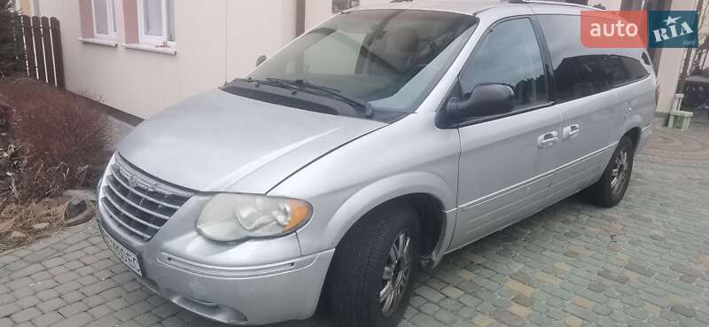 Chrysler Town  country (2005)