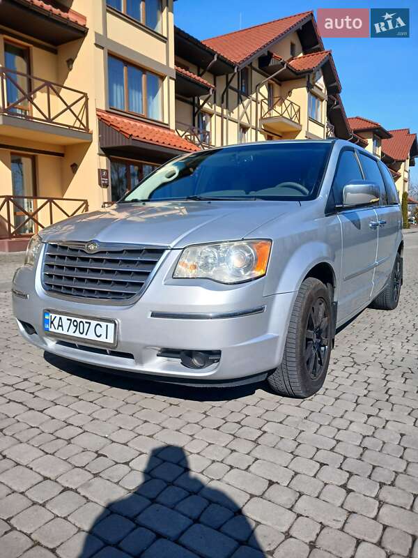 Chrysler Town  country (2008)