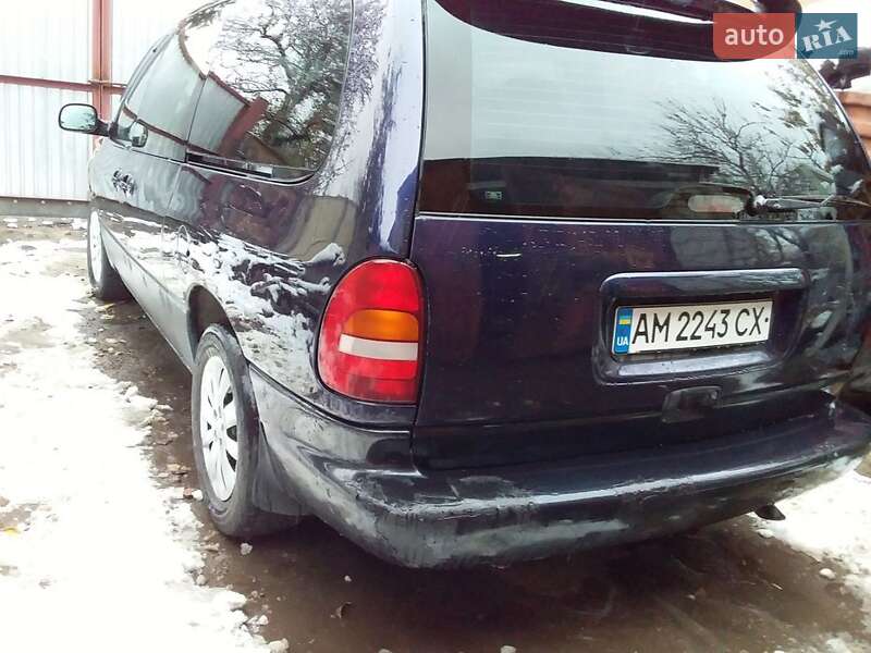 Chrysler Voyager (1998)