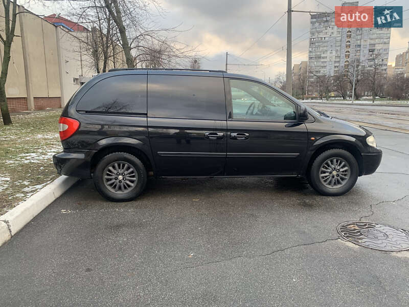 Chrysler Voyager (2005)