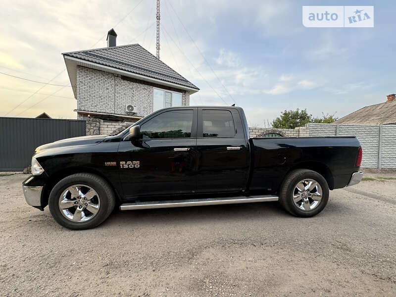 Dodge Ram-1500 (2015)