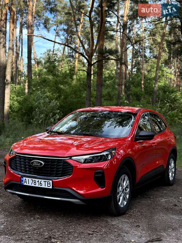Ford Escape (2024)