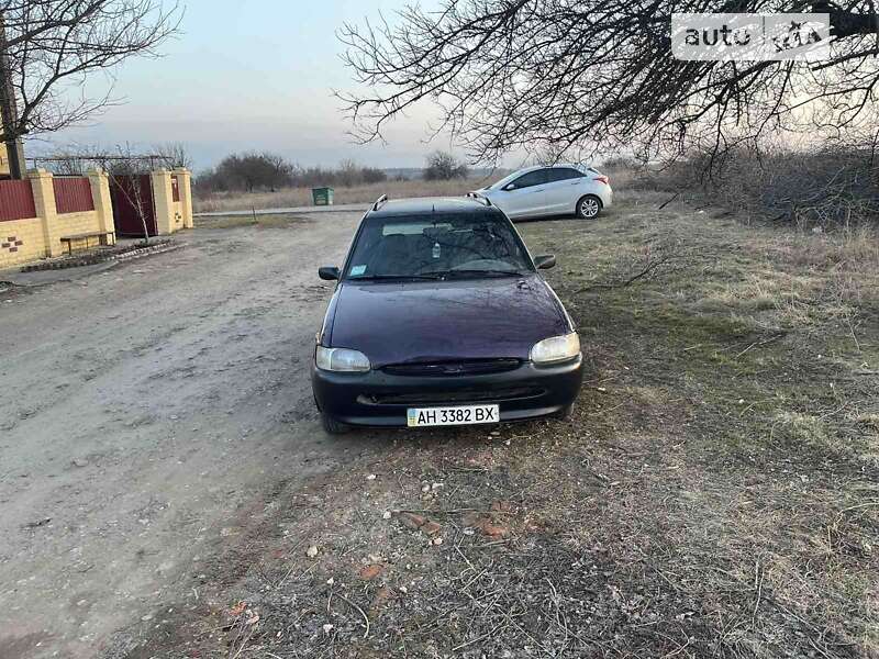 Ford Escort (1996)