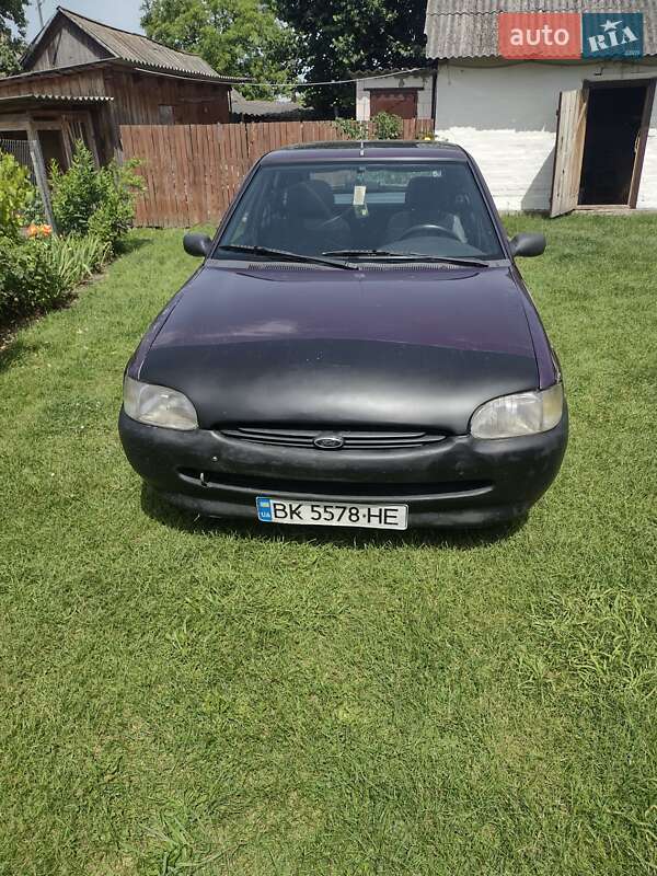 Ford Escort (1996)