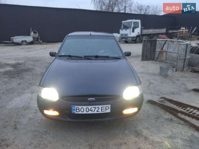 Ford Escort (1996)