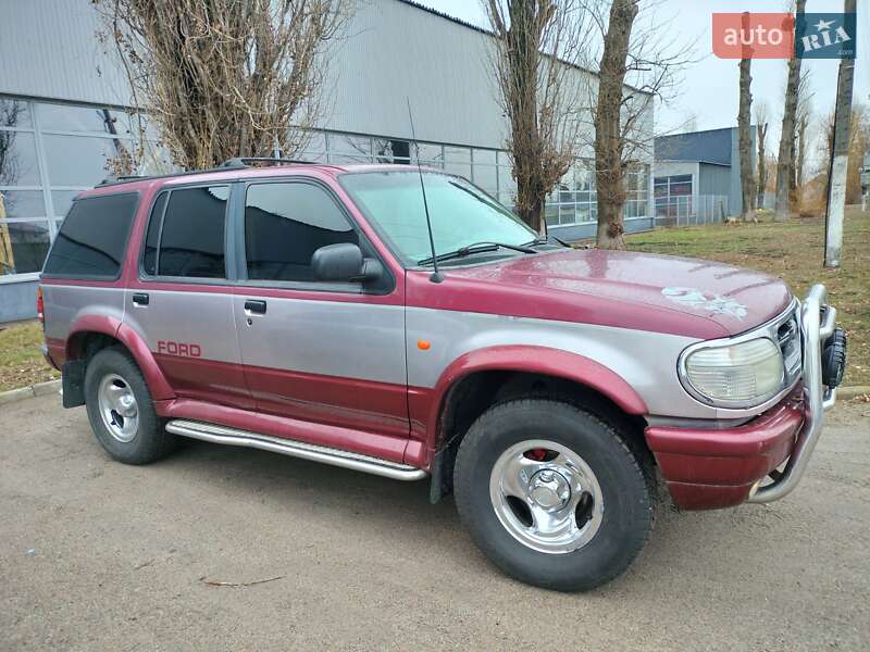 Ford Explorer (1996)
