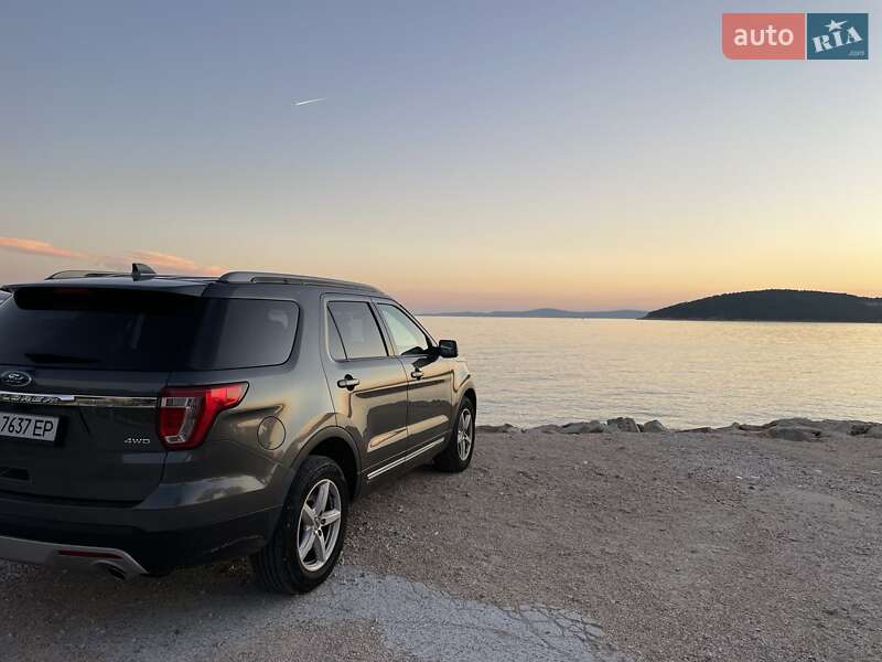 Ford Explorer (2017)