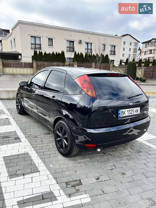 Ford Focus (2003)
