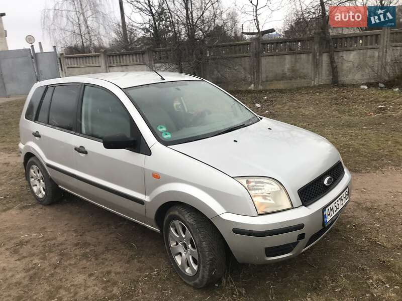 Ford Fusion (2005)