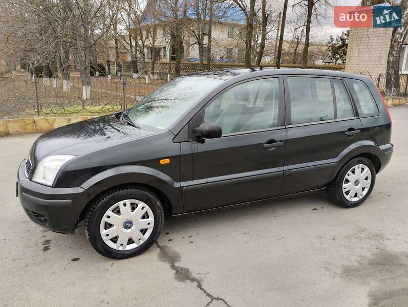 Ford Fusion (2003)