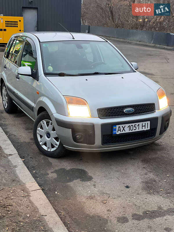 Ford Fusion (2006)
