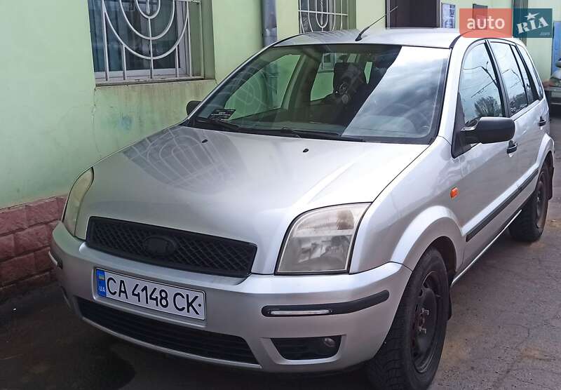 Ford Fusion (2003)