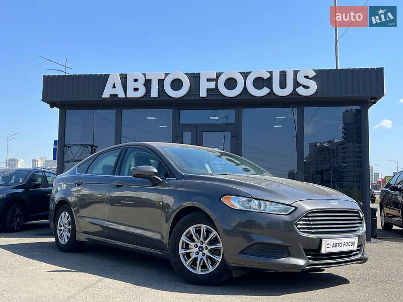 Ford Fusion (2016)