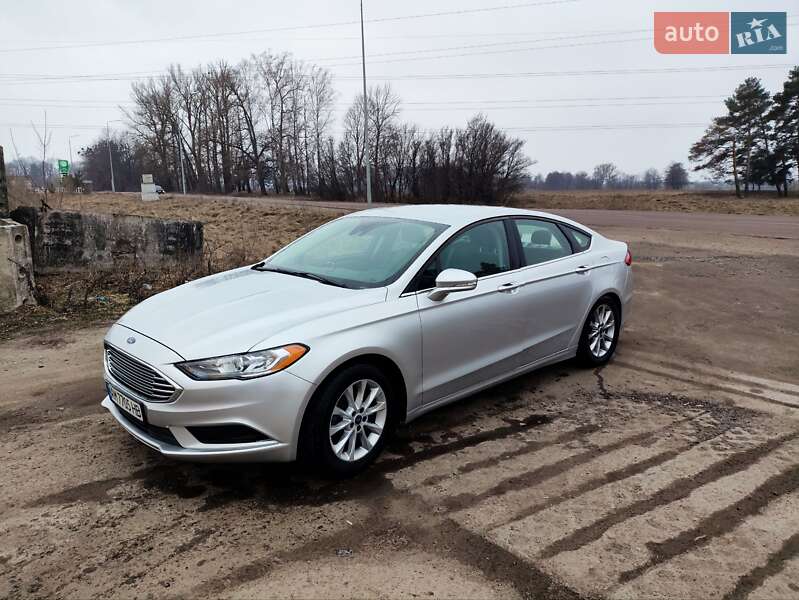 Ford Fusion (2016)