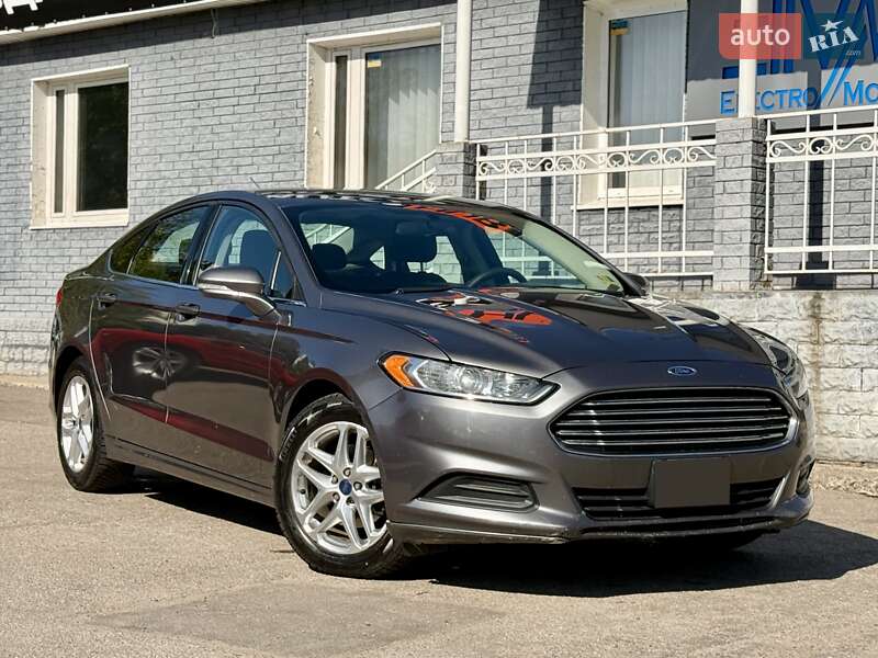 Ford Fusion (2013)