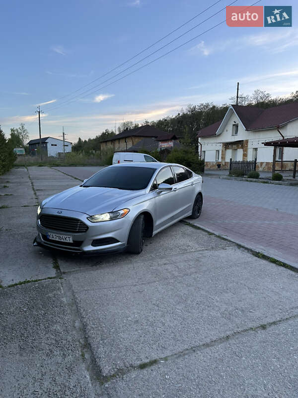 Ford Fusion (2013)