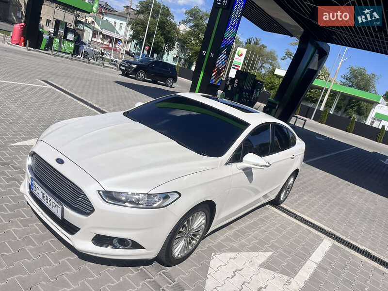 Ford Fusion (2015)