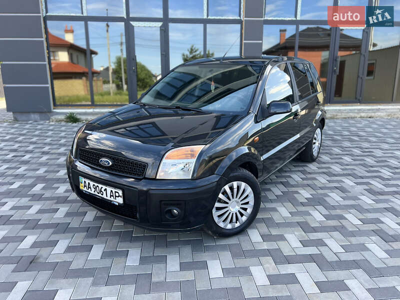 Ford Fusion (2005)