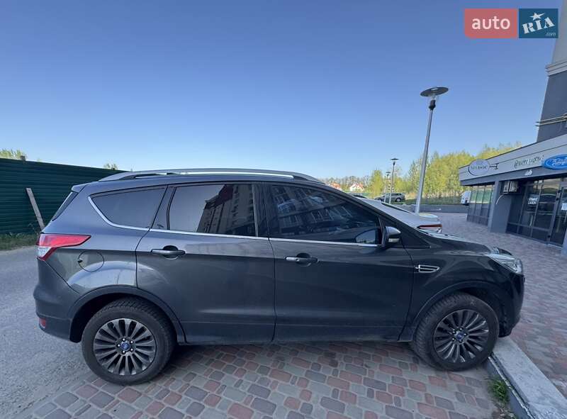 Ford Kuga (2015)