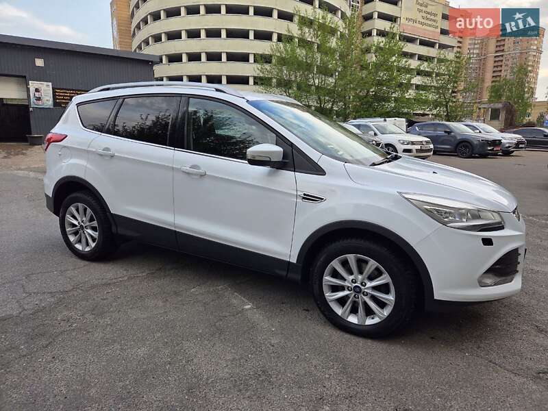 Ford Kuga (2015)