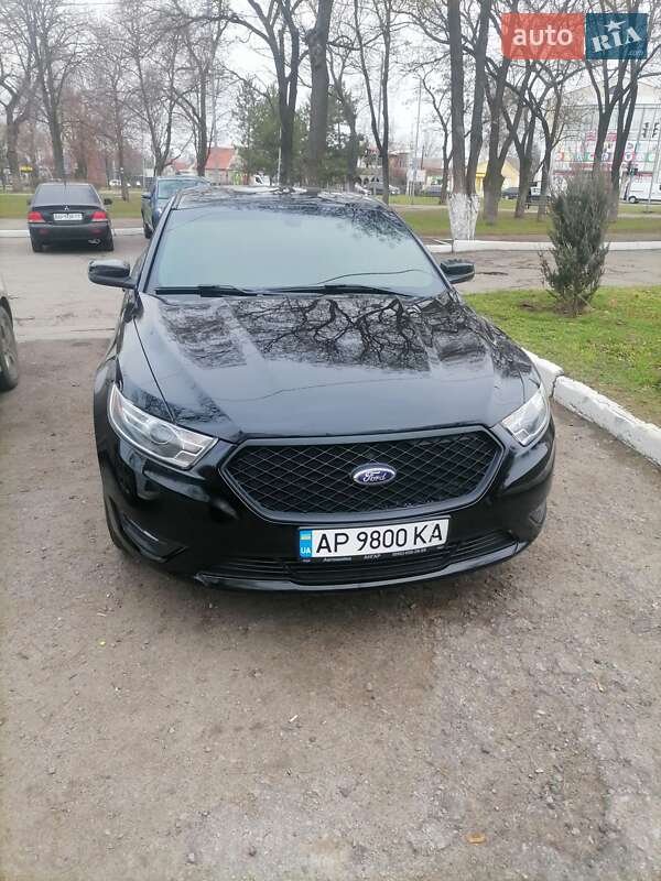 Ford Taurus (2017)