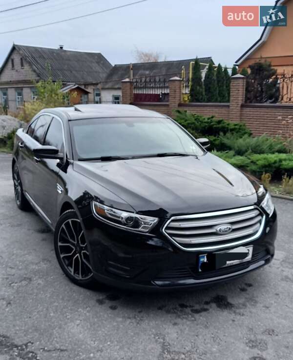 Ford Taurus (2018)