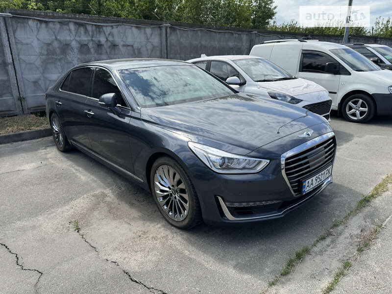 Genesis G90 (2017)