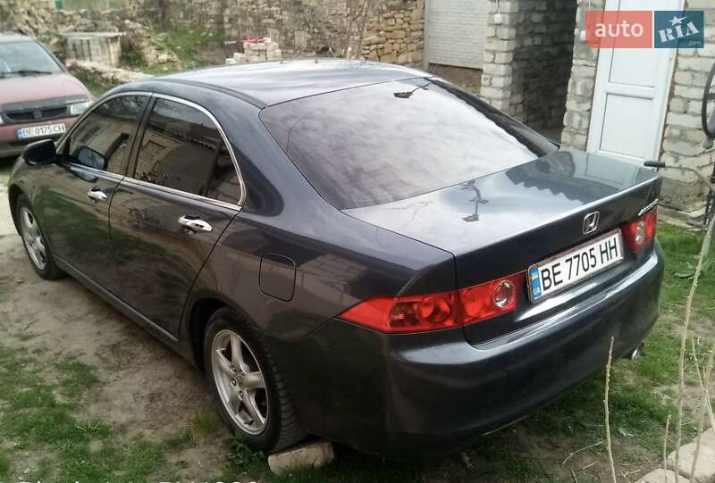 Honda Accord (2005)