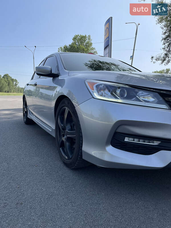 Honda Accord (2016)