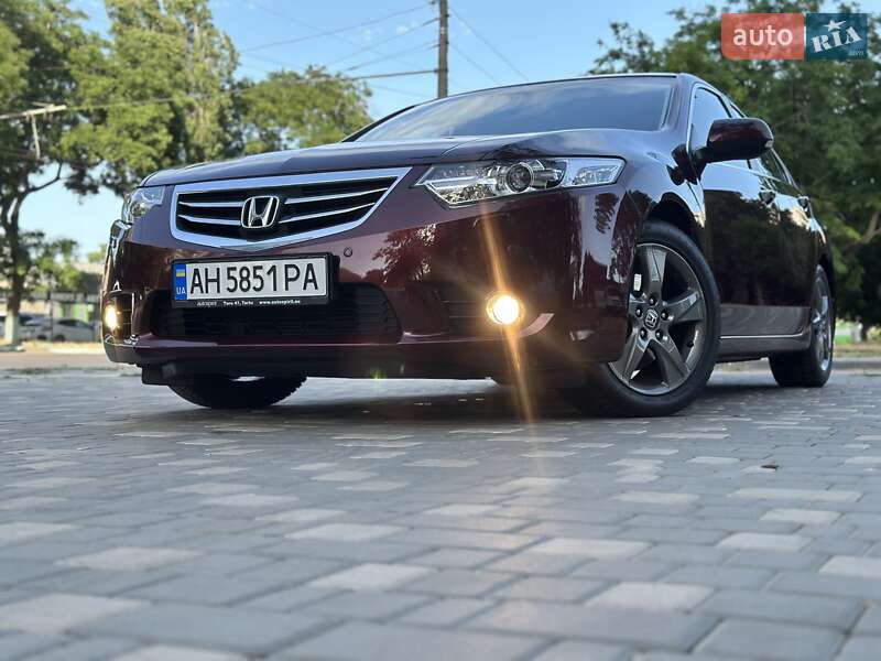 Honda Accord (2011)