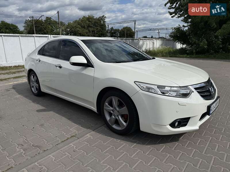 Honda Accord (2011)