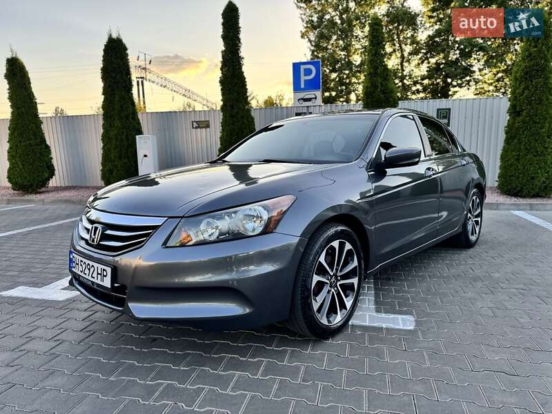 Honda Accord (2011)