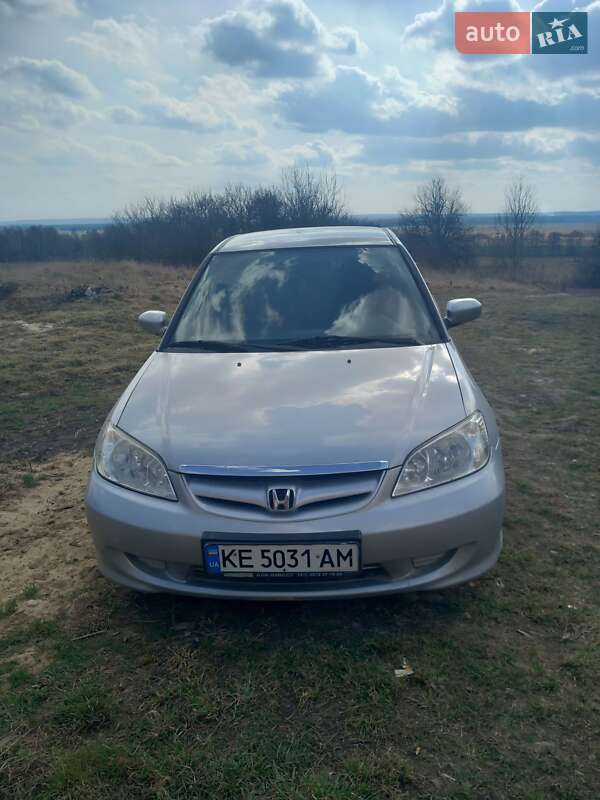 Honda Civic (2004)