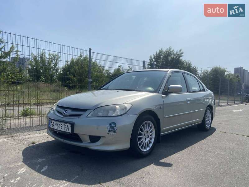 Honda Civic (2004)