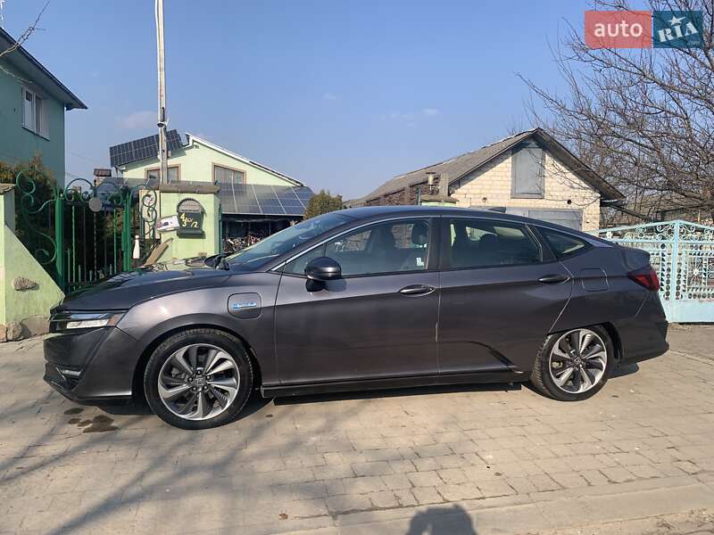 Honda Clarity (2017)