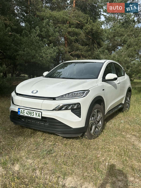 Honda M-nv (2022)