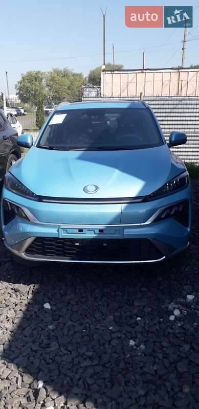 Honda M-nv (2023)