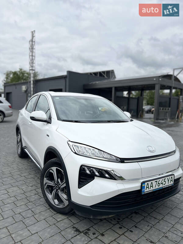 Honda M-nv (2022)