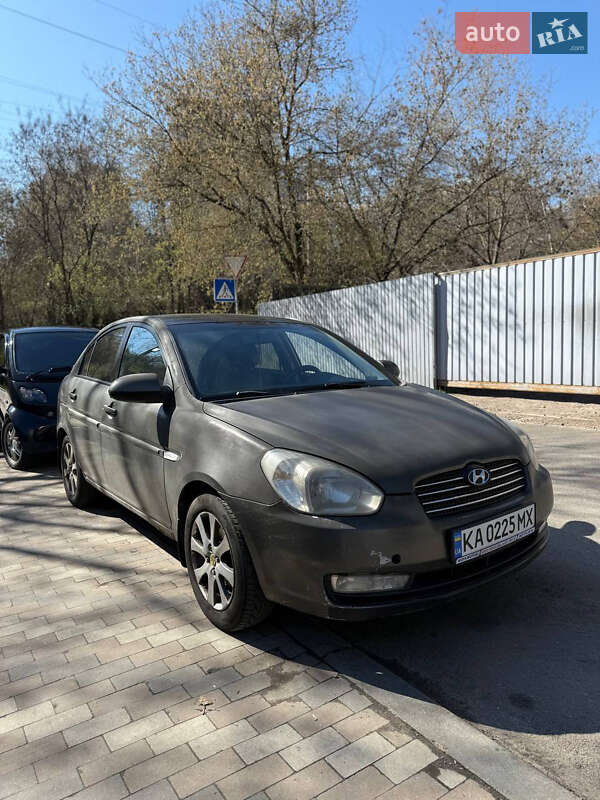 Hyundai Accent (2008)