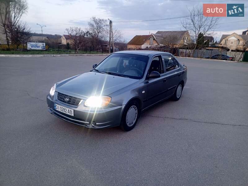 Hyundai Accent (2003)