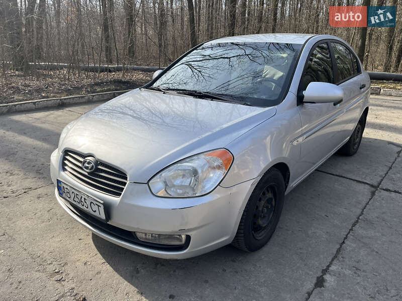 Hyundai Accent (2008)