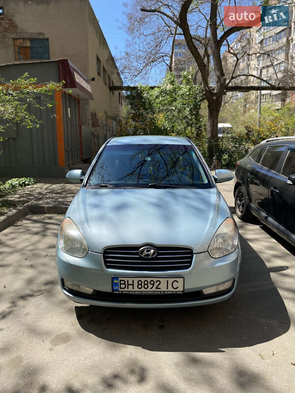 Hyundai Accent (2008)