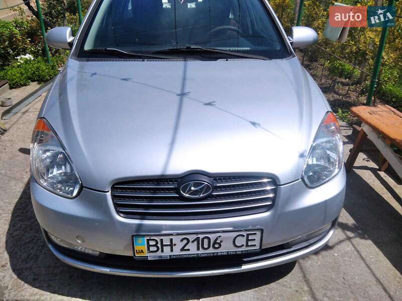 Hyundai Accent (2008)
