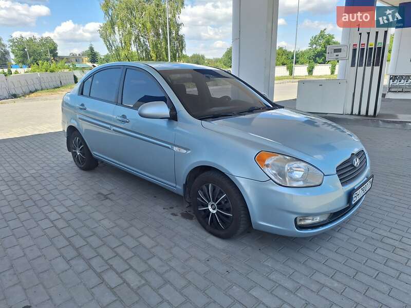 Hyundai Accent (2007)