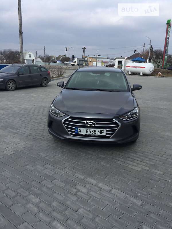 Hyundai Elantra (2017)