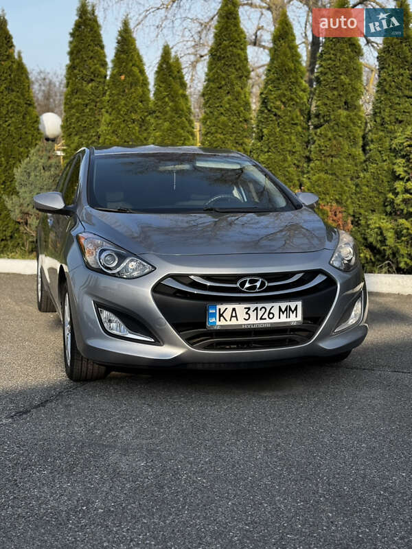 Hyundai Elantra (2013)