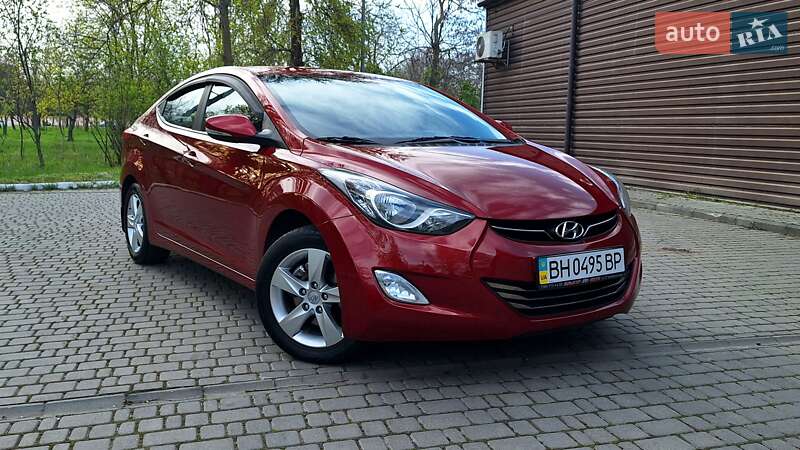 Hyundai Elantra (2012)